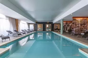 Hôtel Menuires Kaya piscine